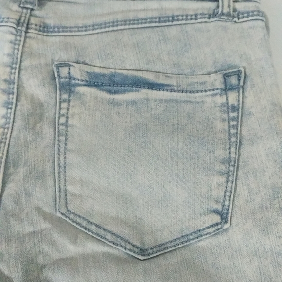 Almost Famous Light Wash Jegging Skinny Jeans - size 5 - Picture 6 of 7